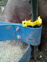 Detail of post loops on feeder divider unit